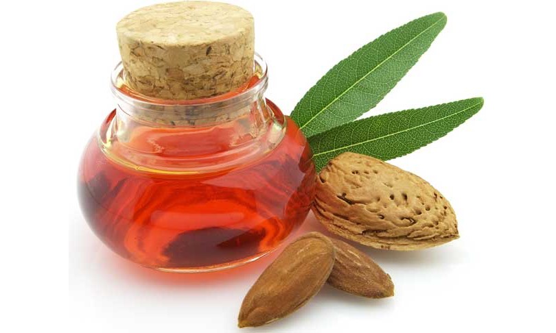 Óleo de amêndoas é ótimo para ser utilizado como demaquilante natural