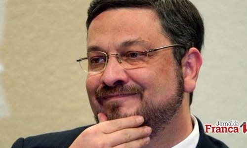 Polícia Federal prende ex-ministro e ex-prefeito de Ribeirão, Antonio Palocci
