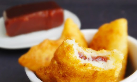 Pastel com massa de queijo e recheio de goiaba faz sucesso por onde chega