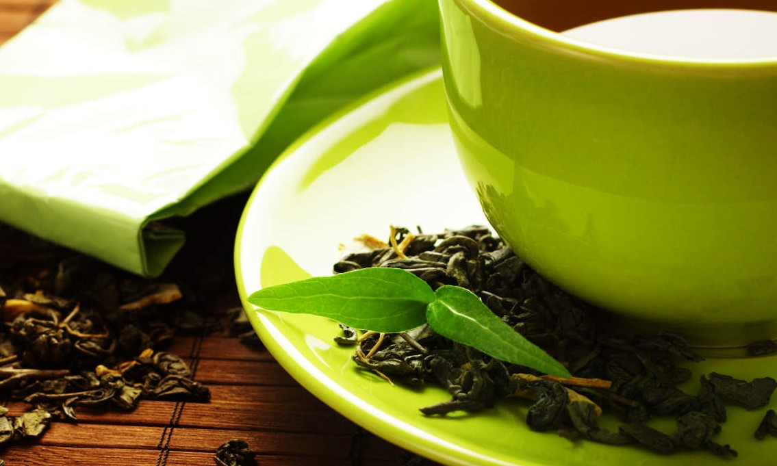 Conheça três receitas de beleza para serem preparadas com chá verde