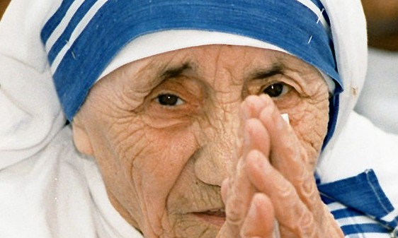 Neste domingo, 04, Madre Teresa será canonizada pelo Papa Francisco