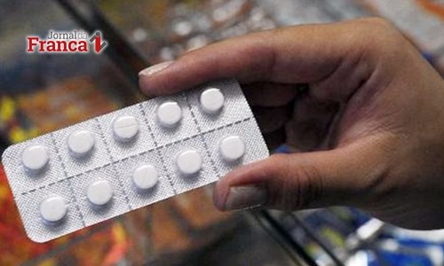 Saúde vai fornecer em 2017 remédio para 100 mil tratar da AIDS através do SUS