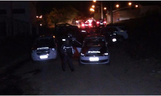 Onda de assaltos na noite de quarta-feira mobilizou vários policiais militares