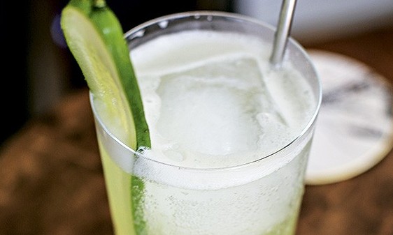 Não consome álcool, mas adora um drink? Conheça a soda de pepino