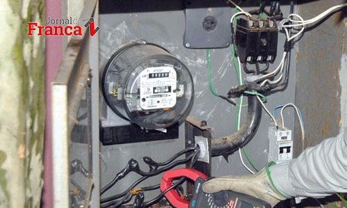 Cabeleireira do Horto é acusada de fazer “gato” e furtar energia da vizinha