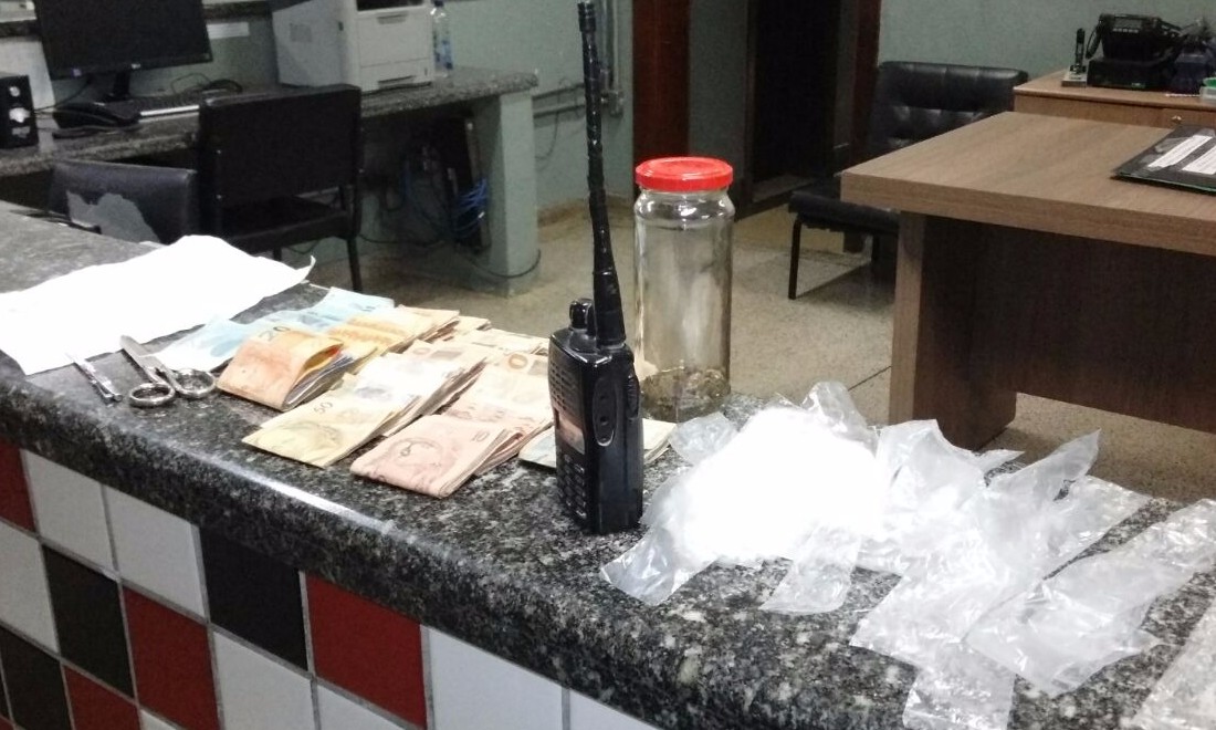 Com mandado de prisão, traficante é preso no Jardim Ipanema com maconha