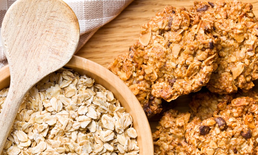 Perfeito para o café da manhã ou tarde, biscoito de aveia é nutritivo e saudável