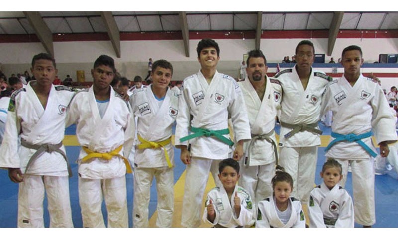 Judocas de Franca nas finais do Campeonato Paulista de Aspirantes