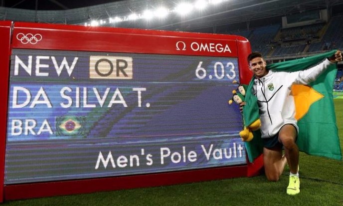 Thiago Braz concorre a prêmio de atleta do ano contra Usain Bolt e Mo Farah