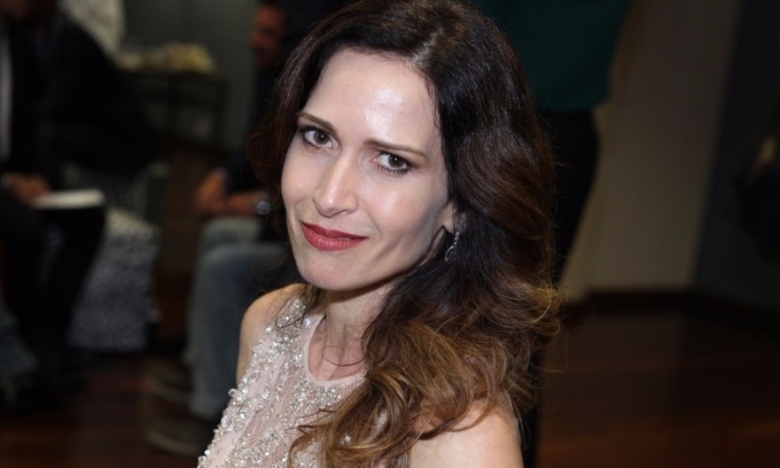 Aos 50 anos, Ingra Lyberato posta foto de biquíni e surpreende fãs com visual