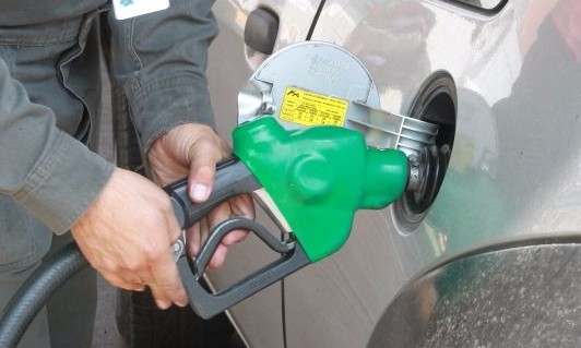 Petrobras anuncia que vai
reduzir os preços de diesel
e gasolina nas refinarias