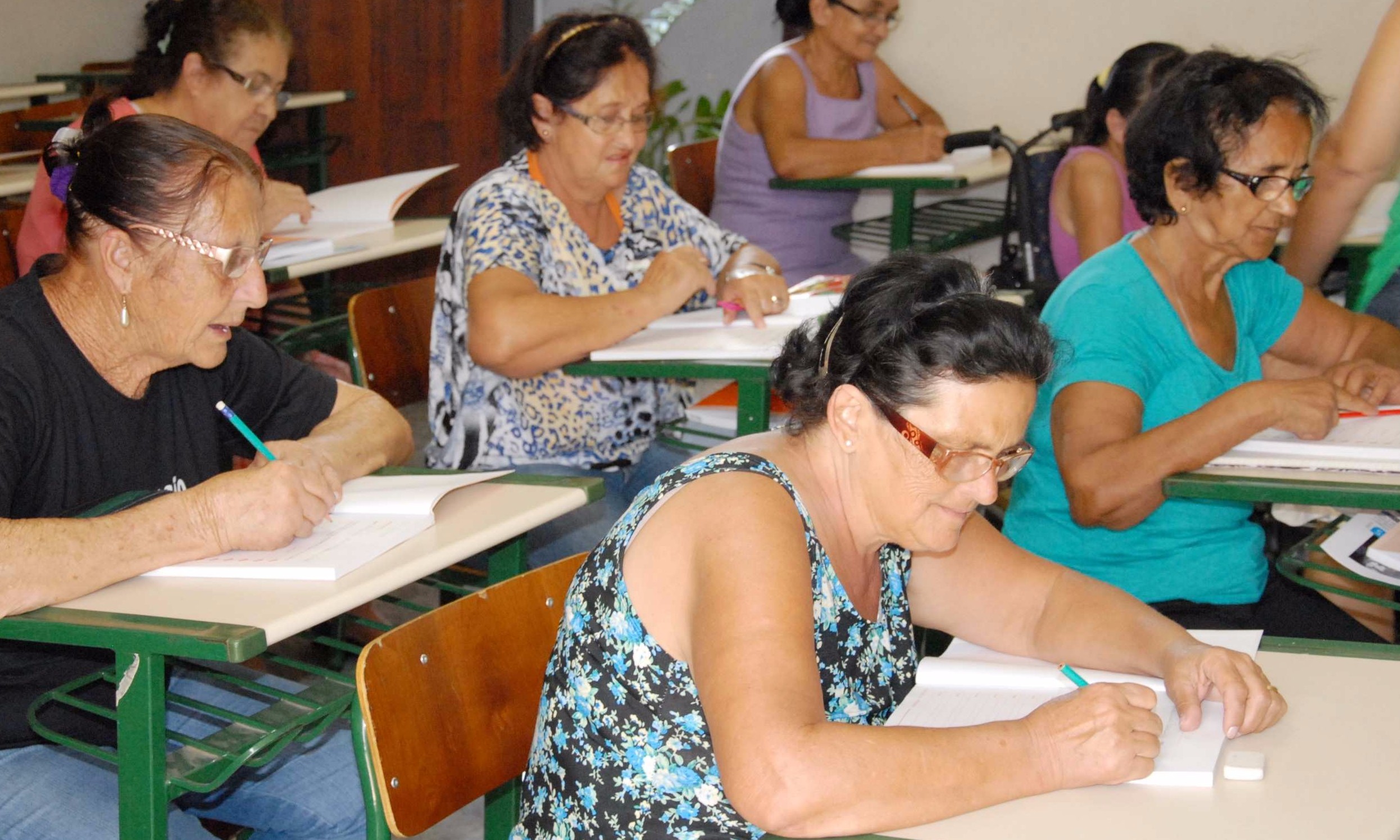 Cresce número de alunos com mais de 20 anos nas aulas de supletivo em Franca