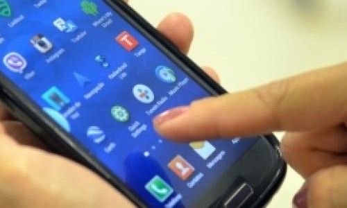 80% da população com idade entre 9 e 17 anos
estão usando a internet