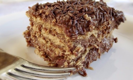 Está sem tempo e precisa de uma sobremesa? Que tal esse pavê de chocolate?