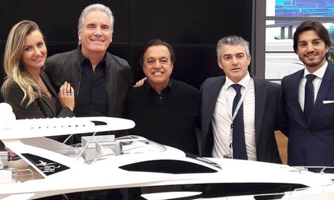 Empresário Roberto Justus é tietado em jantar no 19º São Paulo Boat Show