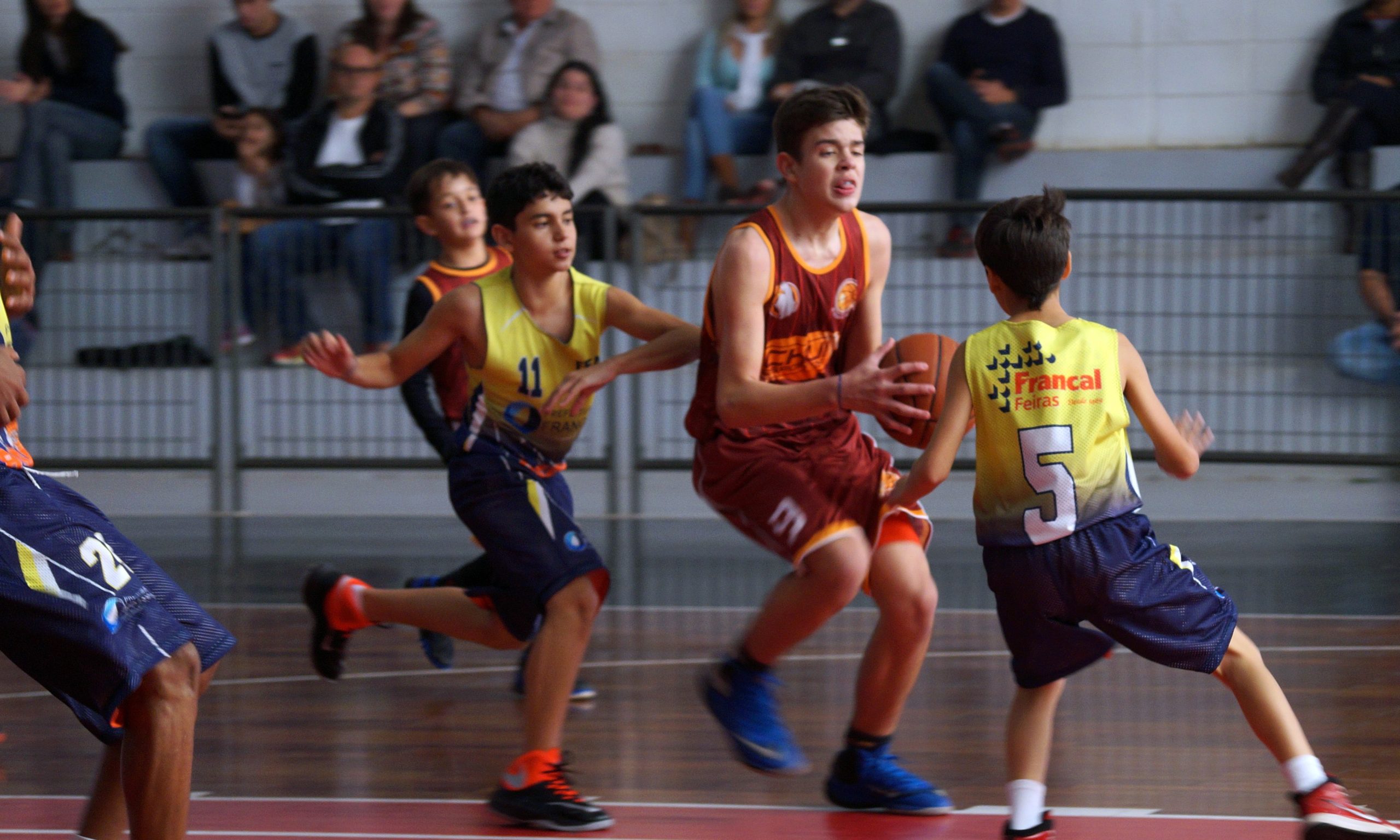 Francanos enfrentam Casa Branca nas semifinais da Liga Regional de Basquete