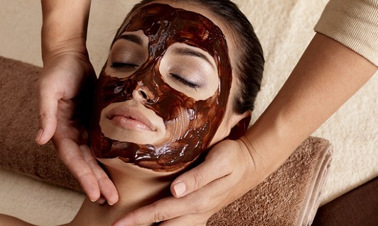 Graças às suas propriedades, chocolate beneficia pele e cabelos