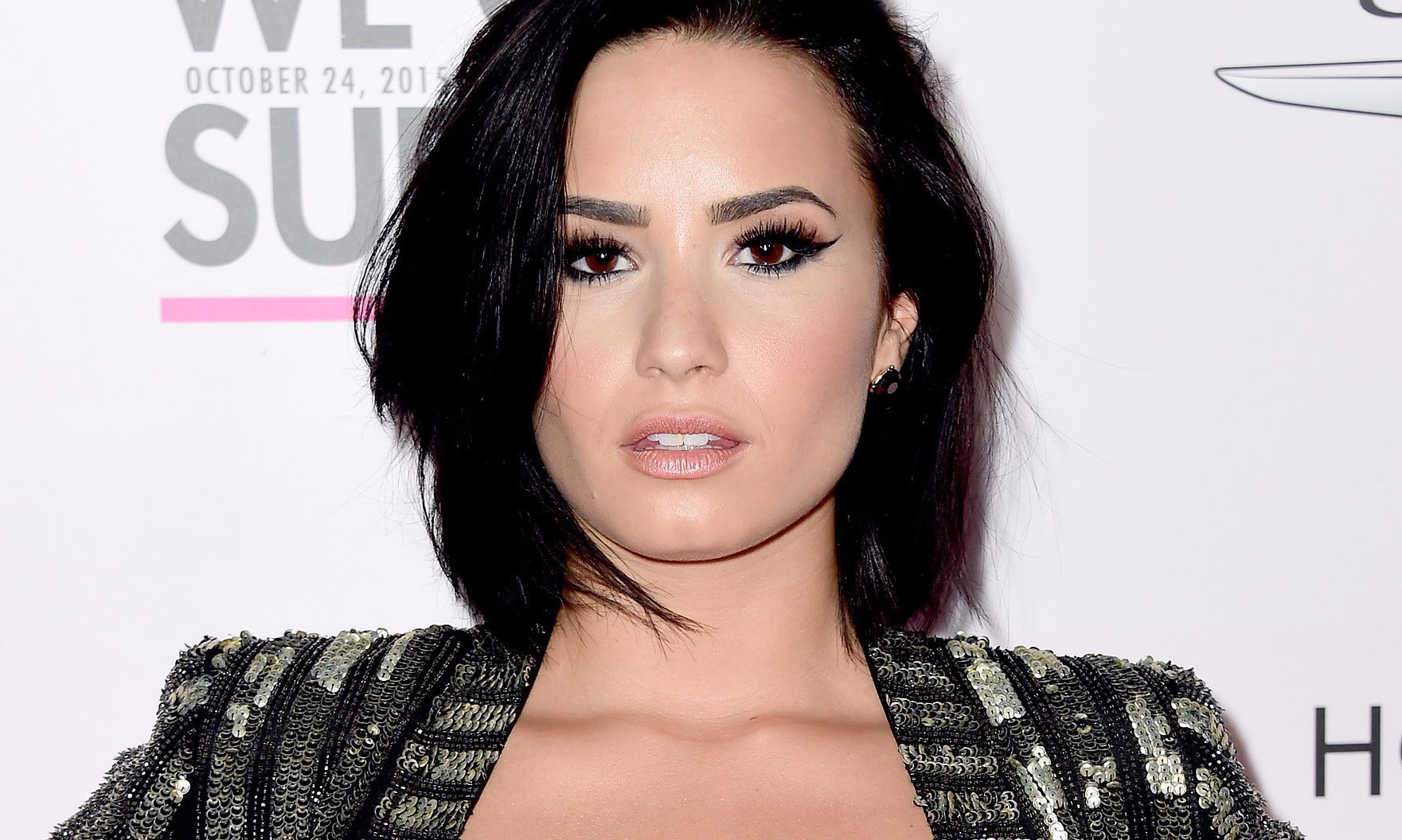 Cantora Demi Lovato anuncia em Twitter para fãs que dará pausa na carreira