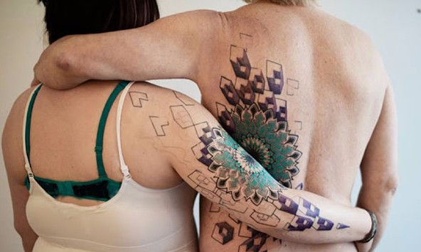 Tatuagens com declarações como forma de homenagem caem no gosto em Franca