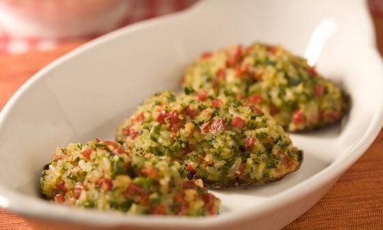 Bolinho de arroz assado light com ervas é ótima opção para qualquer dia