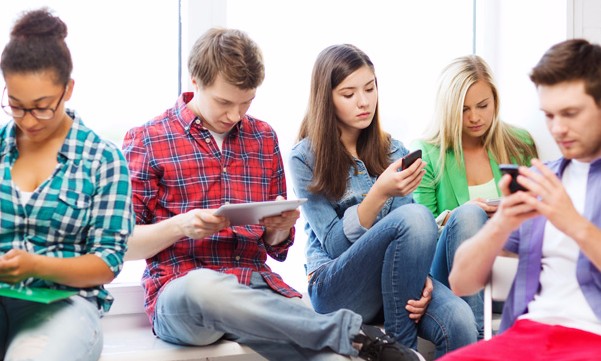 Pesquisa apresenta “a verdade sobre os jovens” conectados à tecnologia
