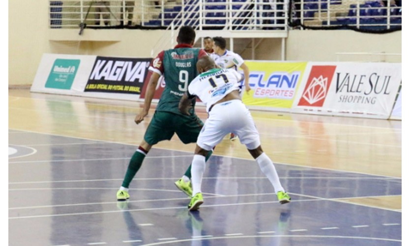Em dia de homenagens, Orlândia tropeça no jogo de ida das semifinais