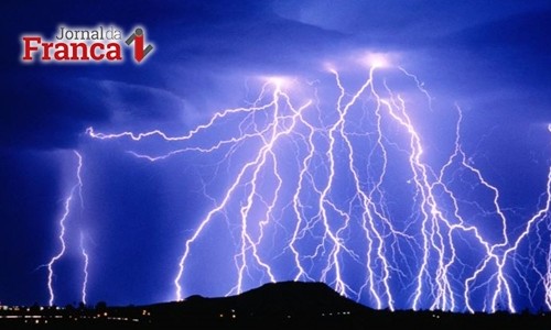 Saiba como se prevenir da alta incidência de raios em Franca durante o verão