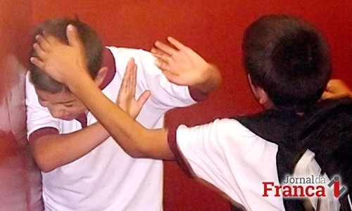 Um ano depois da lei, bullying continua sendo desafio para escolas