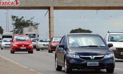Cerca de 4,5 milhões de carros estão deixando São Paulo nos feriados