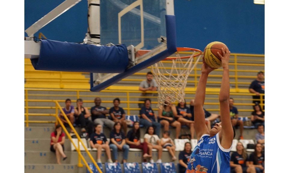 ASPA-Franca promove seletiva para equipes de basquete masculino