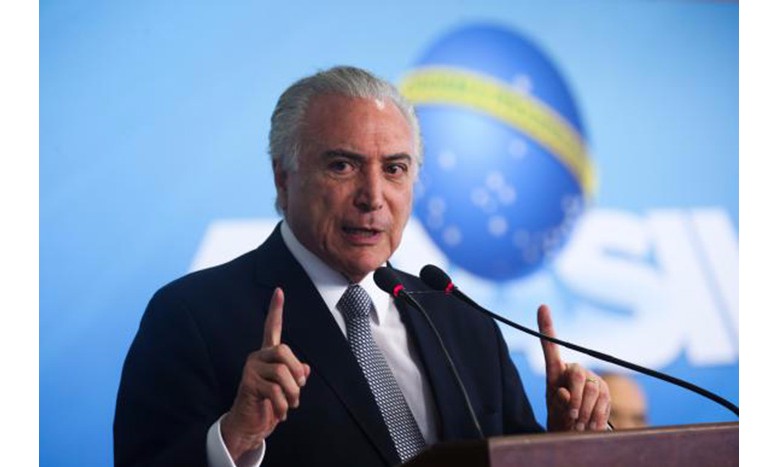 Em mensagem no rádio e na TV, Michel Temer diz que Brasil derrotará a crise