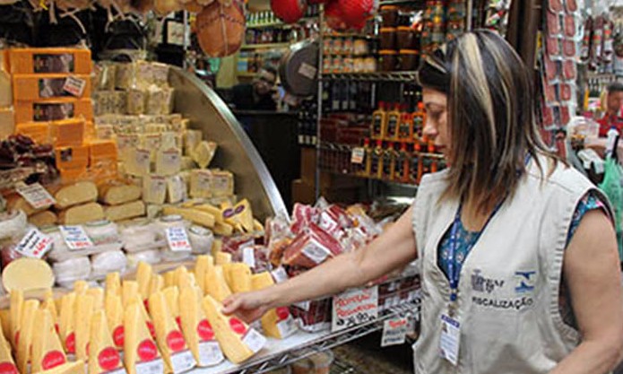 IPEM-SP autua boxes fiscalizados no Mercadão de Ribeirão Preto