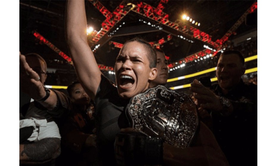 Amanda Nunes vence Ronda Rousey em 48 segundos e mantém cinturão