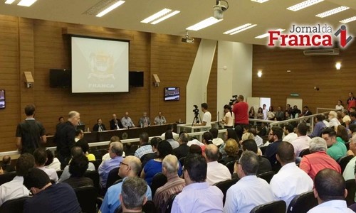 Prefeito, vice e vereadores eleitos são diplomados em Franca