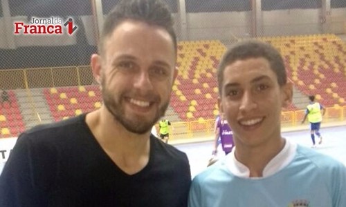 Garoto ​de Rifaina aprovado em “peneirão” de futsal no time do craque Falcão