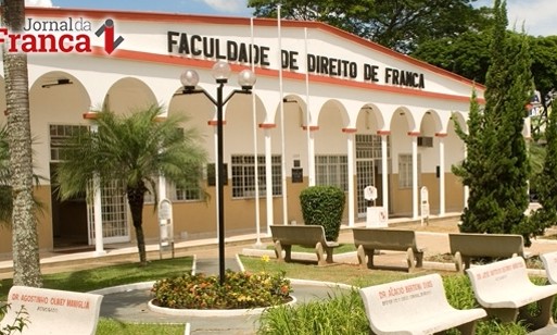 Faculdade de Direito de Franca abre 48 vagas para transferência de alunos