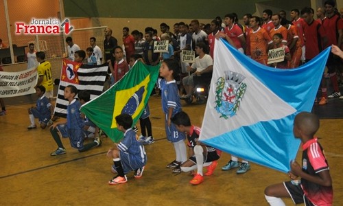 ​Futsal de Férias tem a última rodada hoje e semifinais serão na quarta-feira (25)
