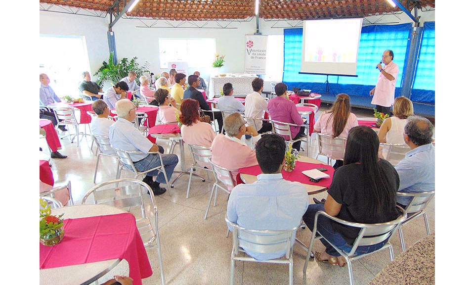 Voluntários empossam diretoria e comemoram 15 anos do Hospital do Câncer