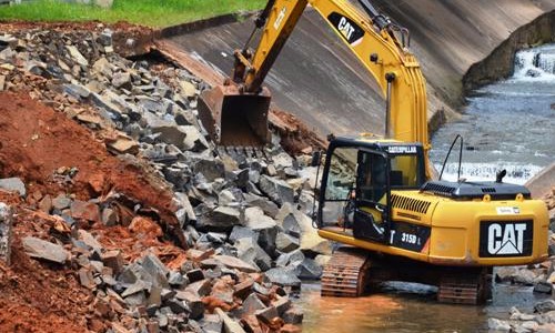 Após chuvas, Prefeitura intensifica recuperação de galerias e córregos