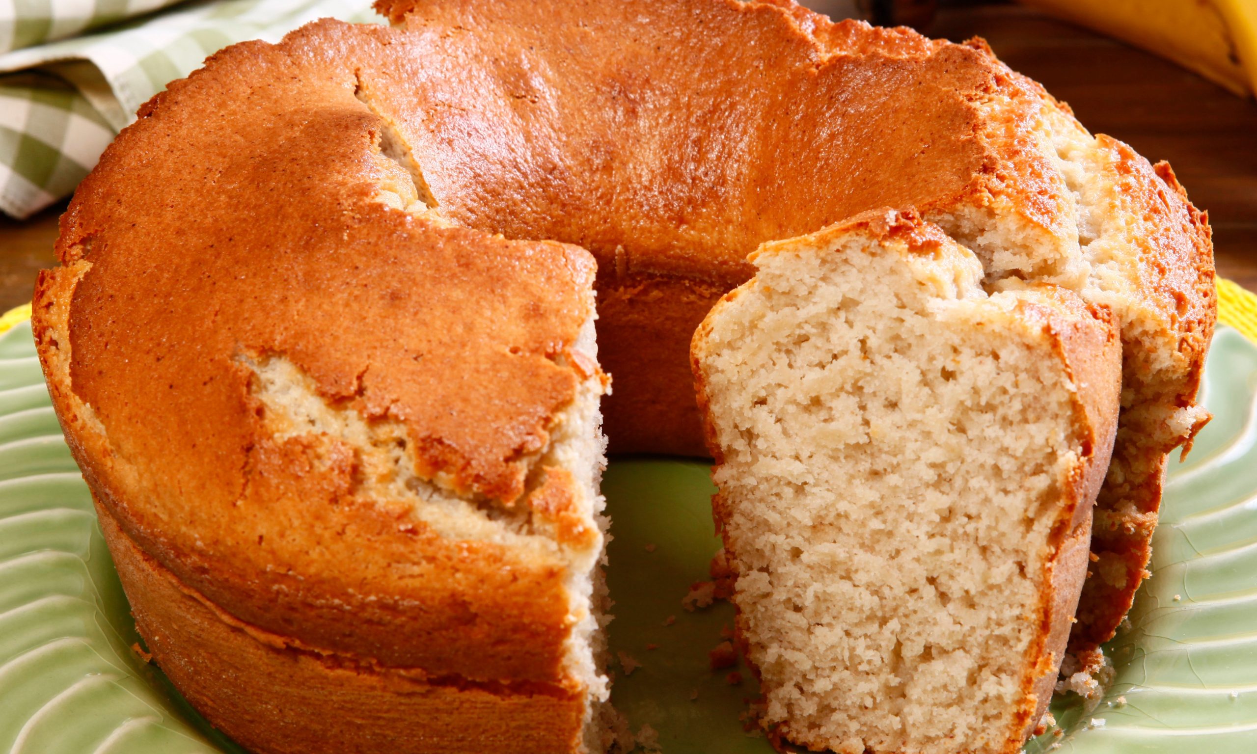 Chef de cozinha ensina a preparar 3 receitas rápidas de bolo de liquidificador