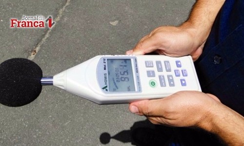 Vigilância Sanitária multa Igreja por falta de segurança e som alto na Scarabucci