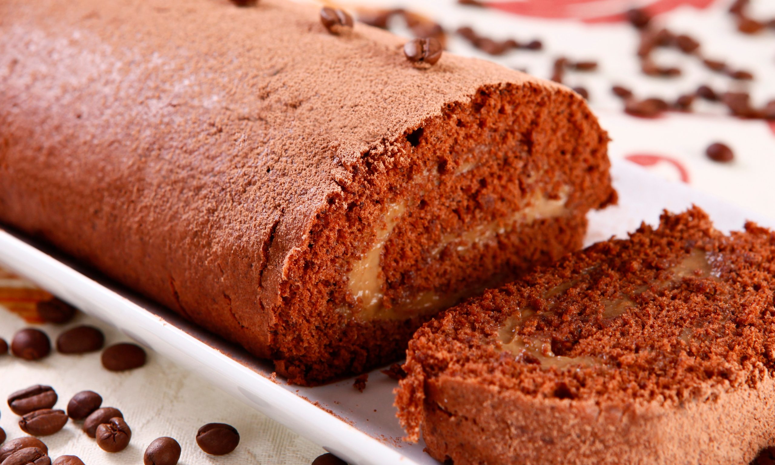 Com essa chuvinha, que tal esta receita de Rocambole de Chocolate com Café?