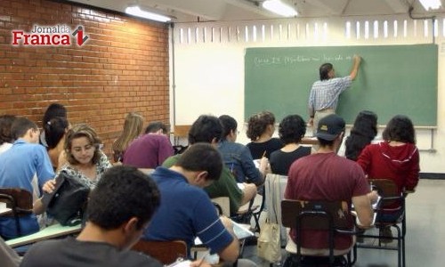 Fies: estudantes poderão renovar os contratos a partir do dia 16