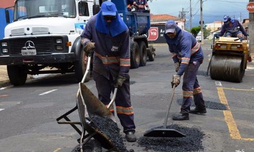 Operação Tapa-Buracos é intensificada em diferentes regiões de Franca