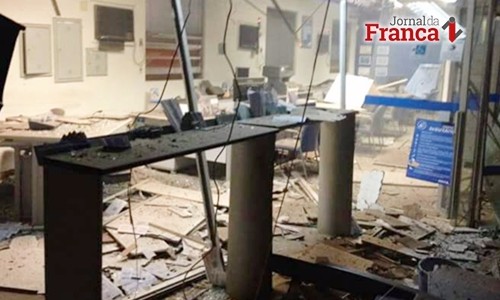 Quadrilha explode agência do Banco do Brasil na pequena Sales Oliveira