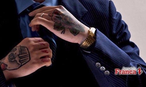 Candidato não pode ser excluído de concurso por ser tatuado
