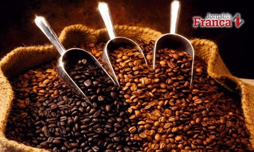 Safra mineira de café alcança recorde em 2016 com 30,7 milhões de sacas