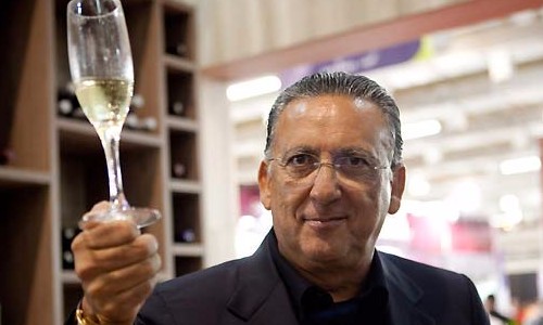 Apesar de salário milionário, apresentador Galvão Bueno tem dívida de R$ 30 milhões