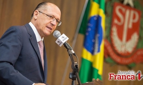 Educação: professores da rede terão reajuste de 10% no salário