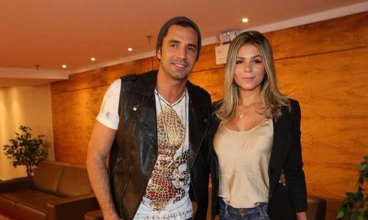 Cantor Latino confirma através do Instagram, o término de seu namoro